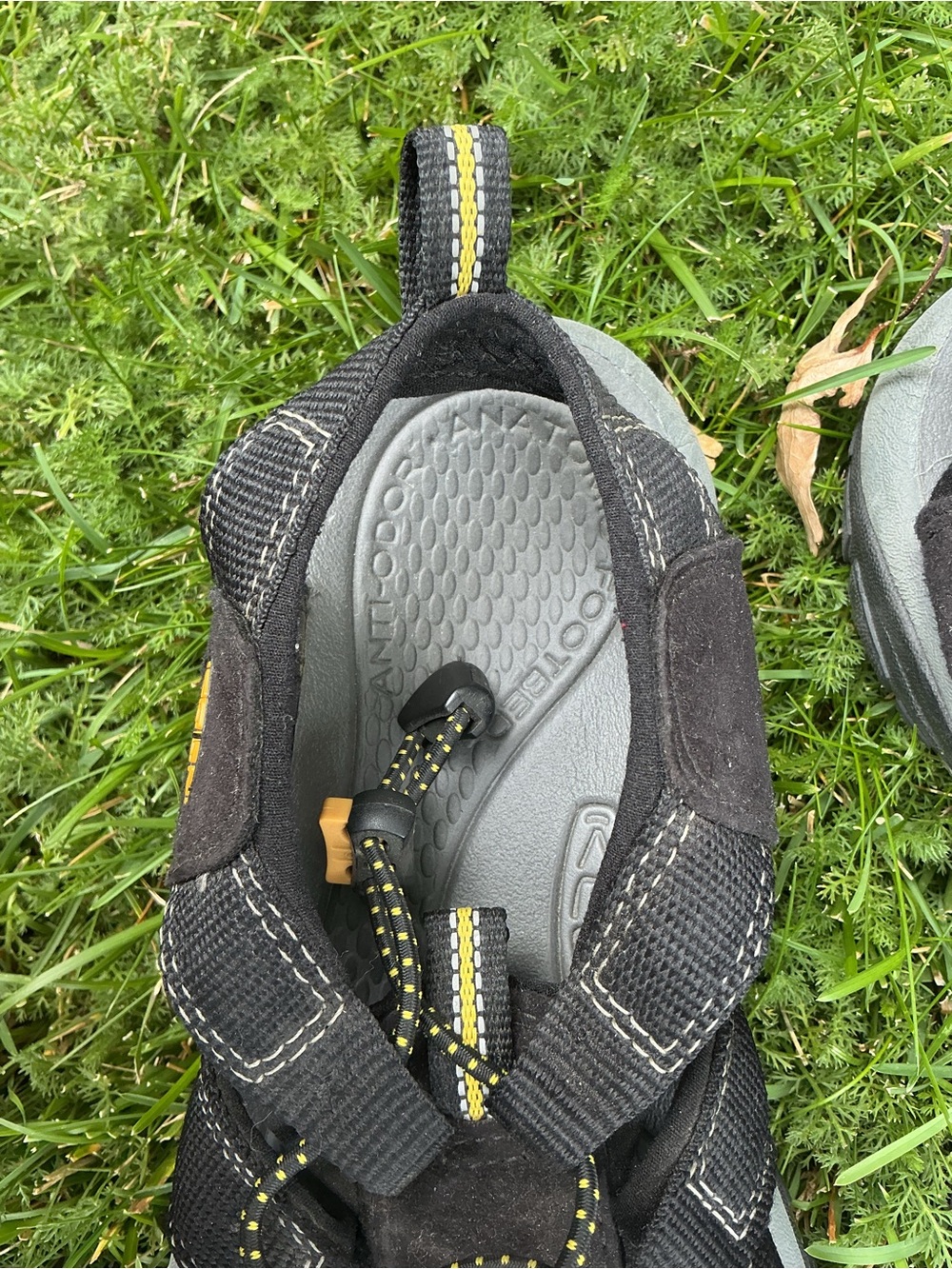 KEEN Newport H2 Waterproof Hiking Sandals Women's 9 Black Outdoor Trail EUC - Picture 4 of 8